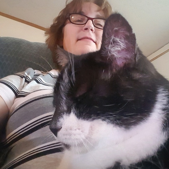 Meet your Posher, Kelley - Picture 1 of 1